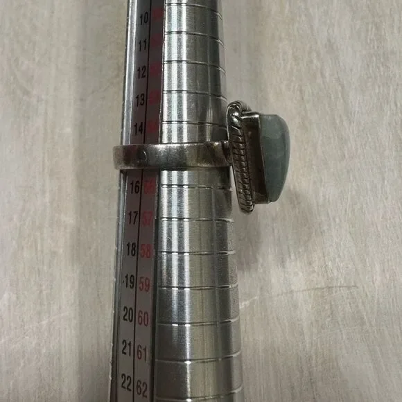 TRIANGLE Single Stone Sterling Silver Ring - Picture 3 of 3